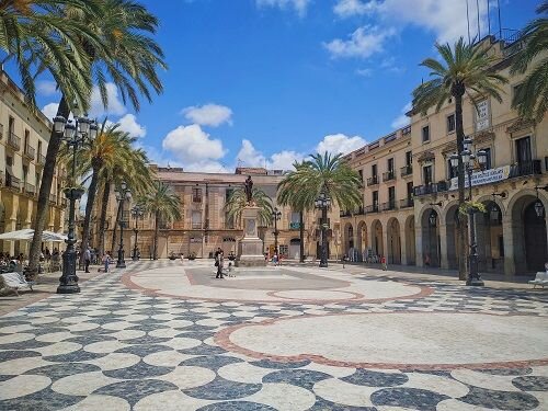 Los hechos tuvieron lugar en junio de 2018 en Vilanova y la Geltrú en el edificio de los abuelos de la menor