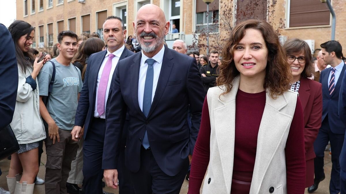 Ayuso acusa al Gobierno de no hacer “absolutamente nada” en Ceuta